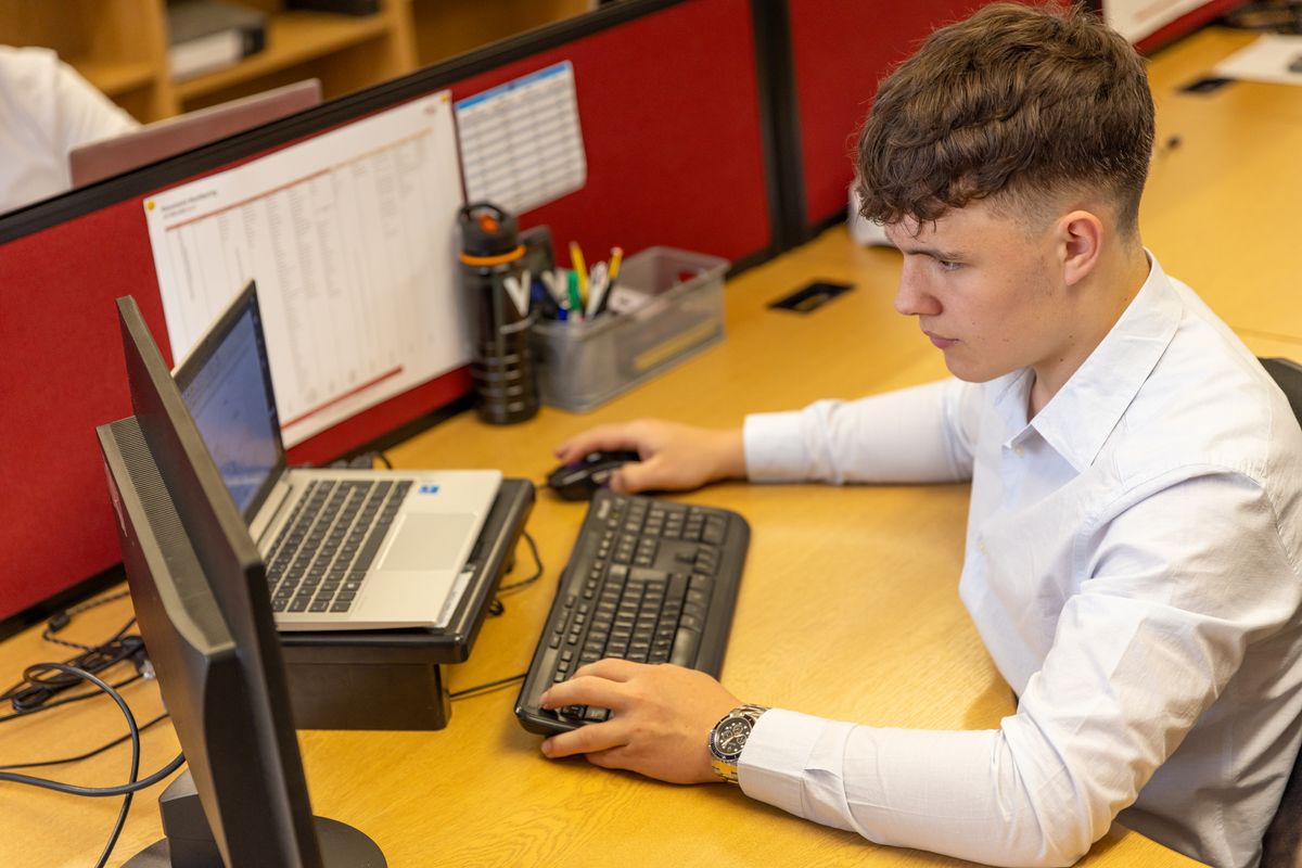 Receptionist course